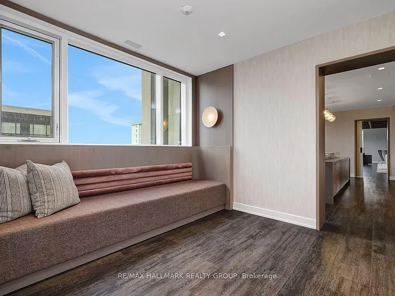 560 Rideau St #514 — Photo 27