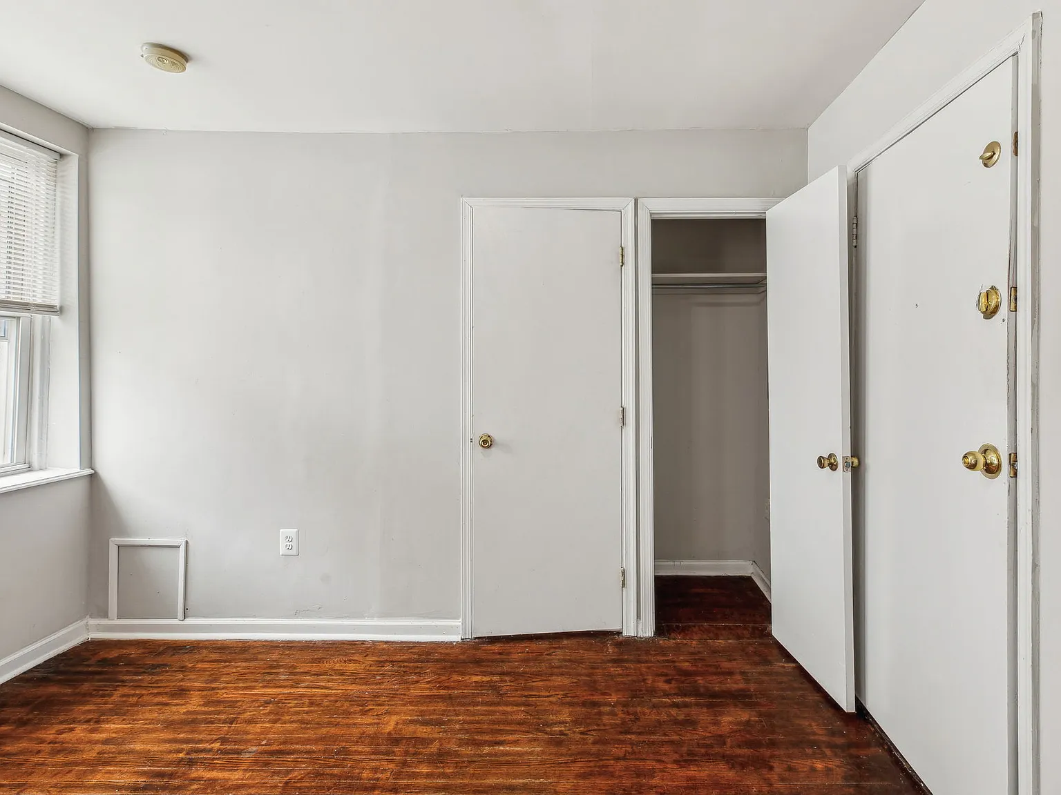 Studio, $890 — Photo 2