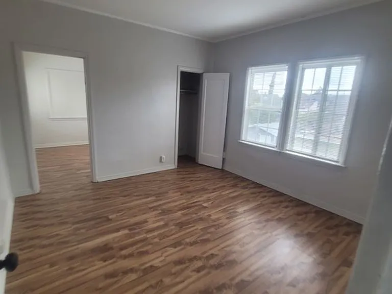 1163 E 48th St #3 — Photo 2