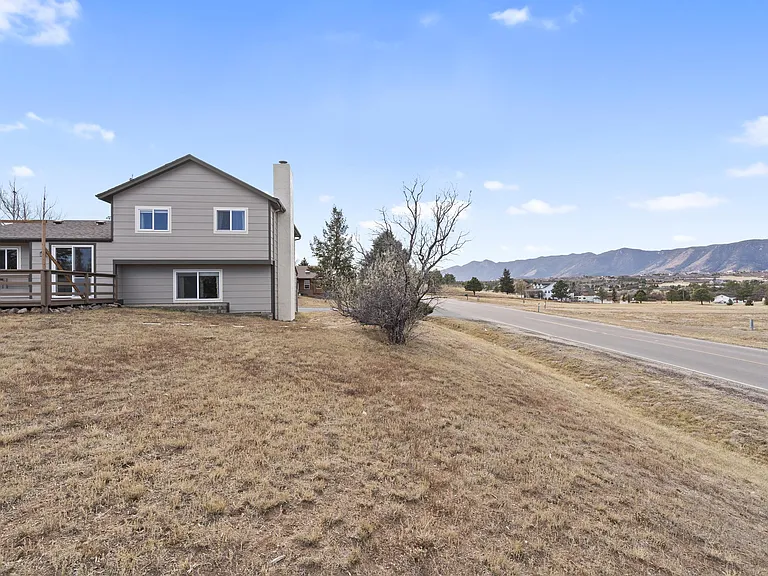 500 Trumbull Ln — Photo 45