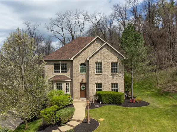 226 Coachside Dr N, Washington, PA 15301