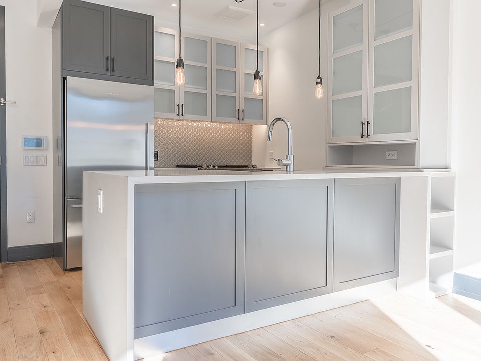 1st image of 10 Montieth St #292