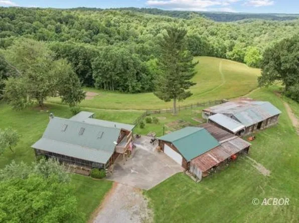 225 Calaway Rdg, Coolville, OH 45723