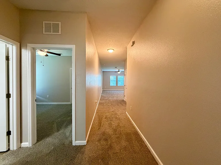 1136 Roberta Rd — Photo 15