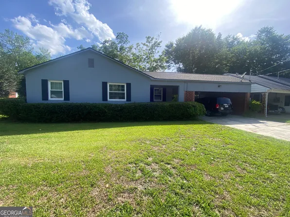 138 S 3rd St, Cochran, GA 31014
