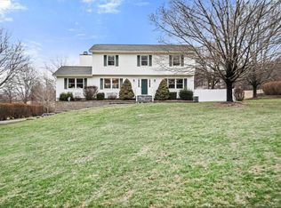 9 Robinwood Ln, Lagrangeville, NY 12540