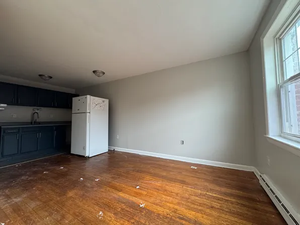 107-03 Vine St, Hartford, CT