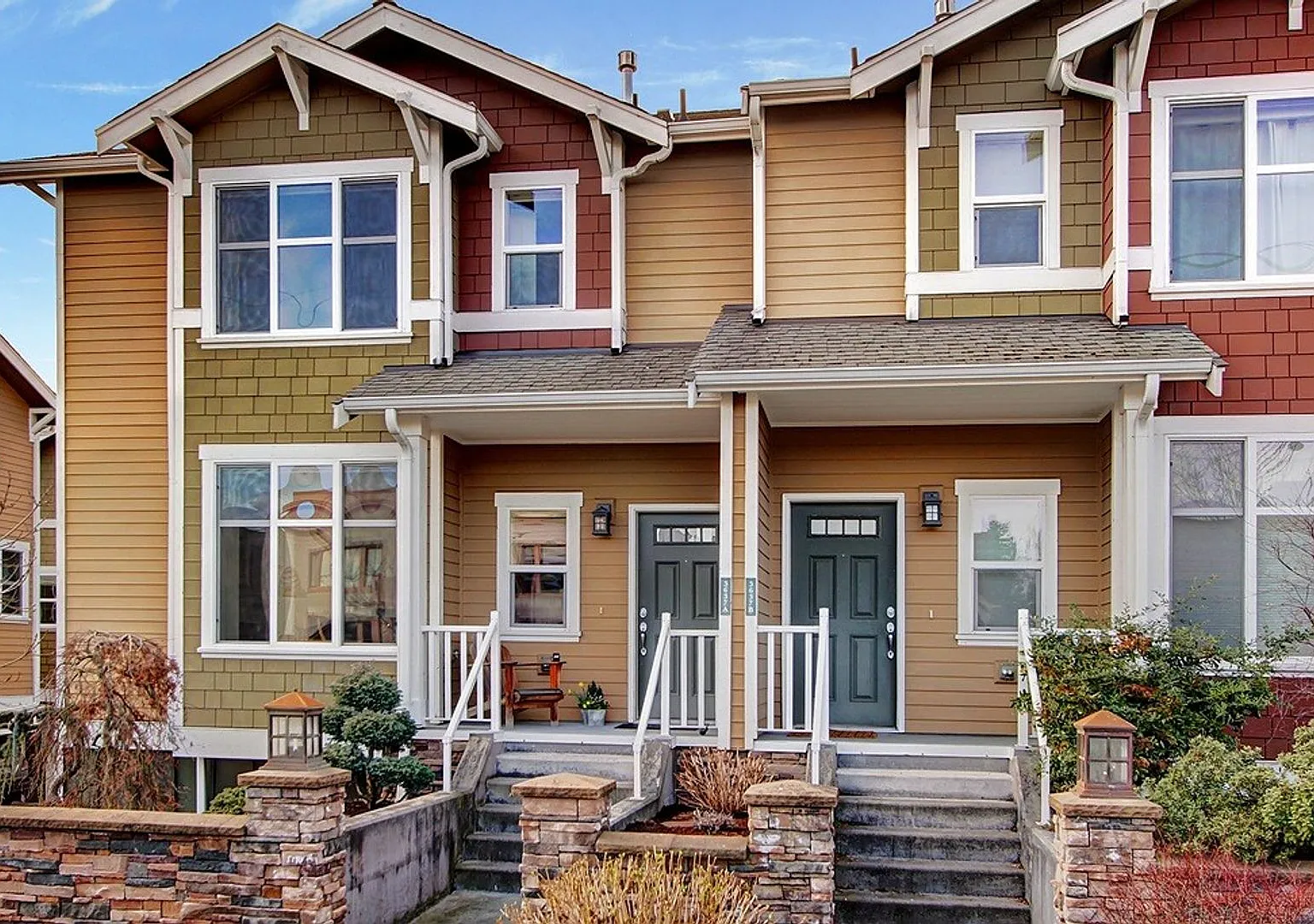Fetching Newer Townhome in Trendy Wallingford Neighborhood! — Photo 1