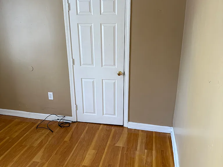 44 Capen St #1 — Photo 9