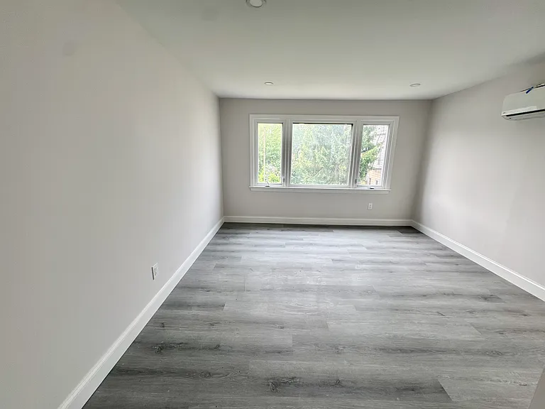 10 Lake Ave #2 — Photo 8