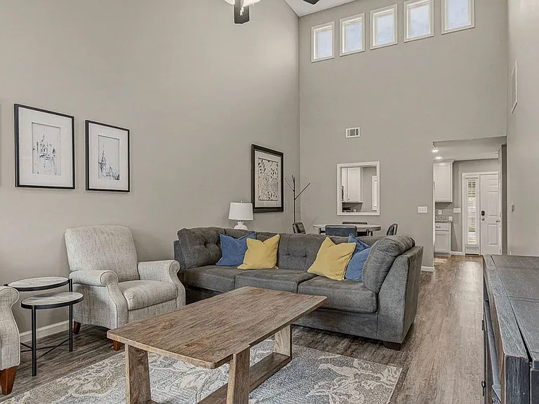 4504 Regina Ct — Photo 30