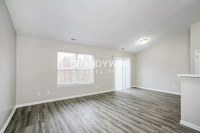 1933 Lisa Walk Dr — Photo 4