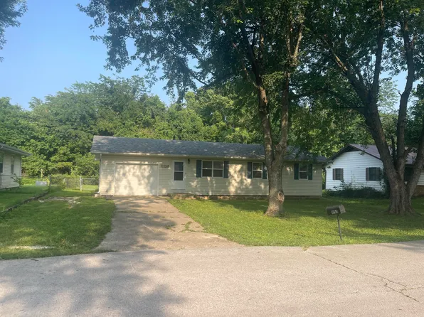 1050 S Carl Avenue, Bolivar, MO 65613