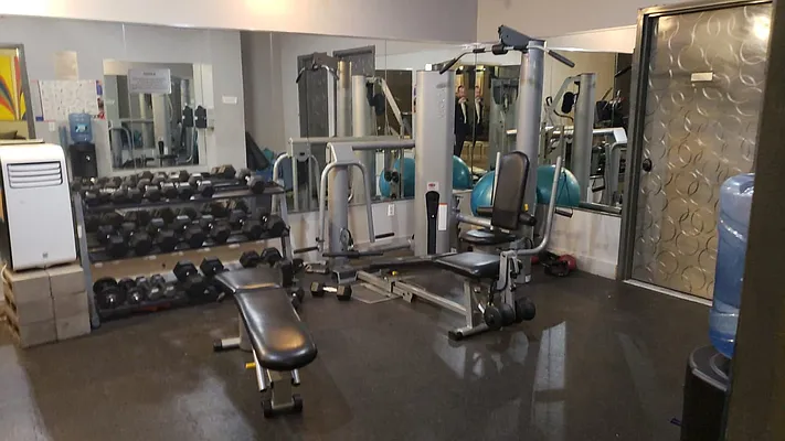 Rented by Manhattan Management LLC | media 43