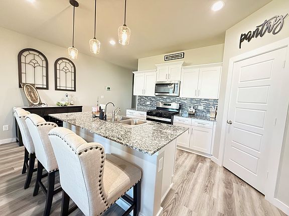 4th image of 6409 Bluebell Dr
