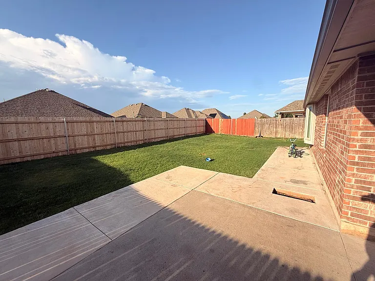6605 NW 158th St — Photo 3