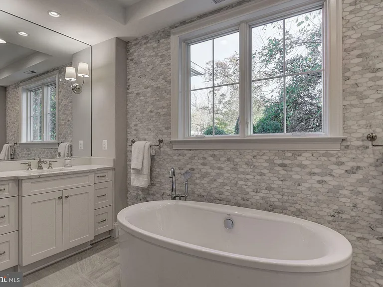 5700 Tanglewood Dr — Photo 23