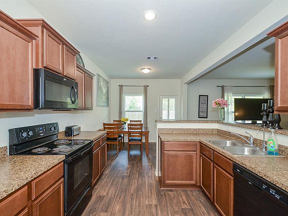 3rd image of 2044 Saras Way