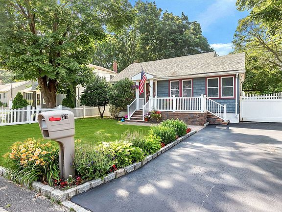 2nd image of 373 Collington Dr