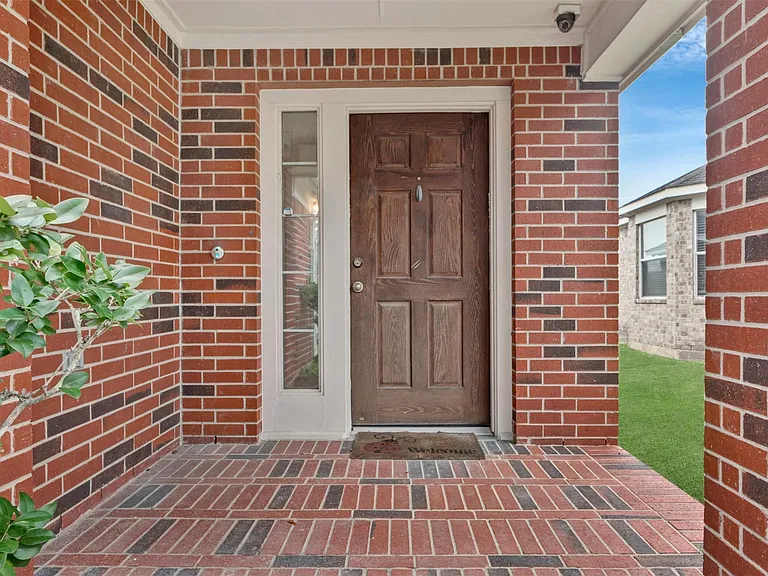 2911 Ashbrook Ln — Photo 3