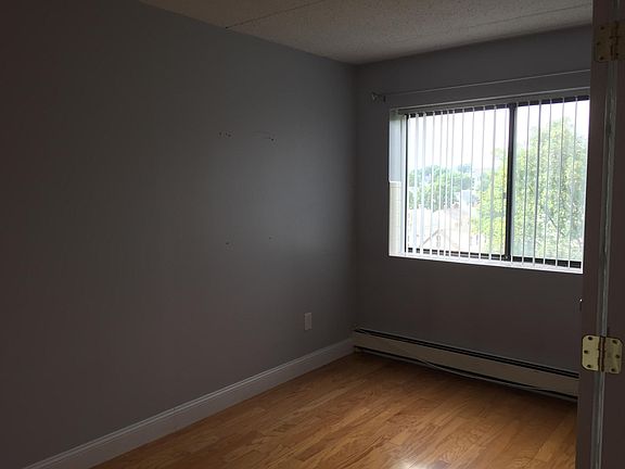 5th image of 32 Whites Ave #F6606