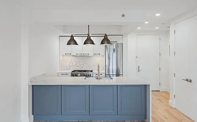 Rented by R New York | media 4