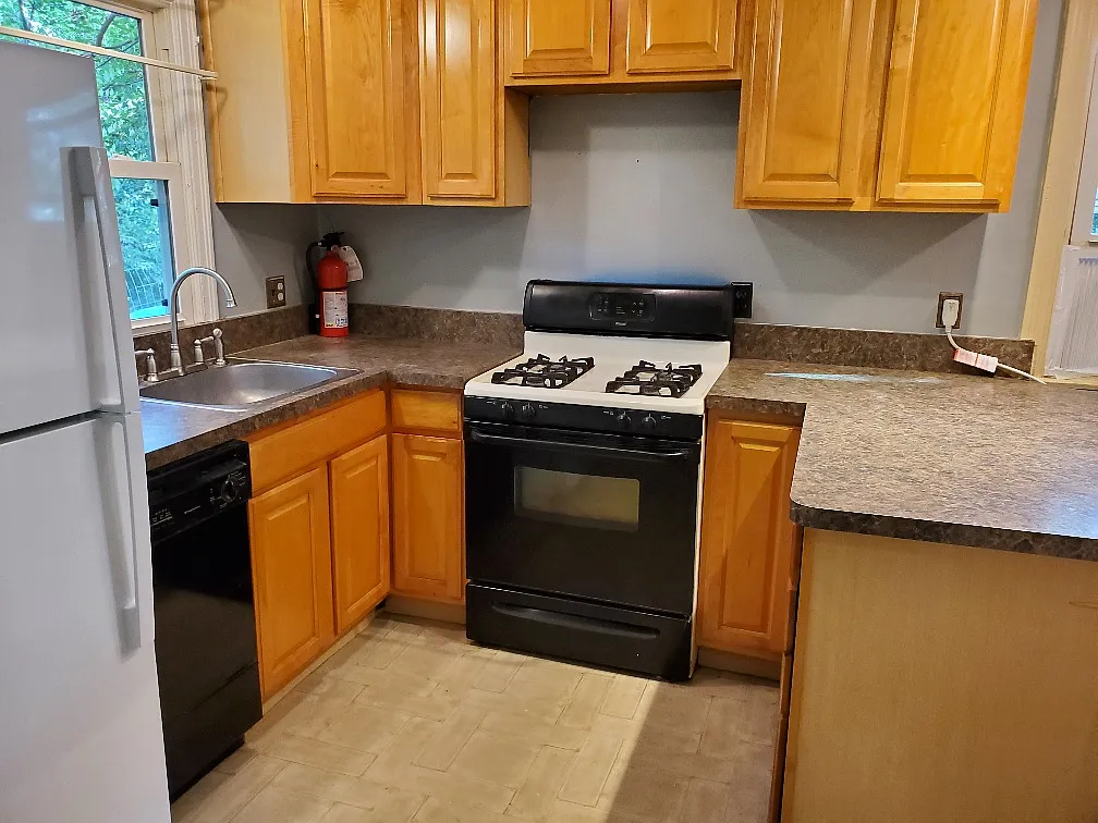 2 bed, 750 sqft, $795 — Photo 3