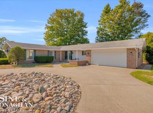 7292 Bluebill Rd, Algonac, MI 48001