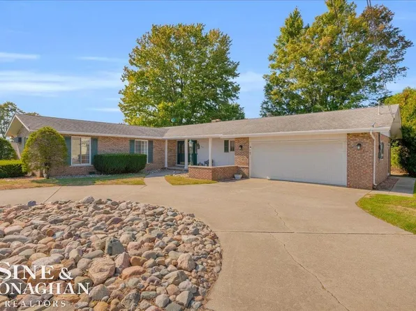 7292 Bluebill Rd, Algonac, MI 48001