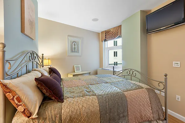 Sold by Nest Seekers International | media 14