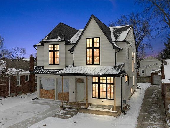 3rd image of 2694 Dorchester Rd