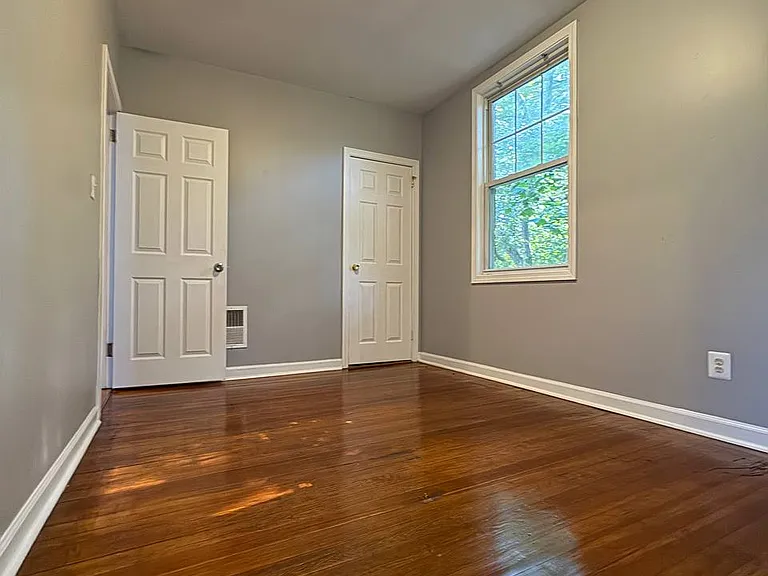 309 East Ave — Photo 16