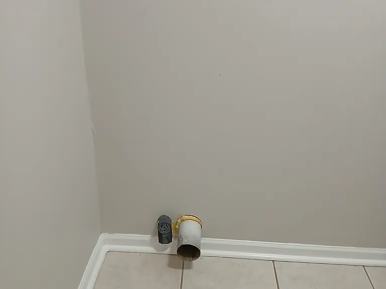 821 Englewood Dr — Photo 13