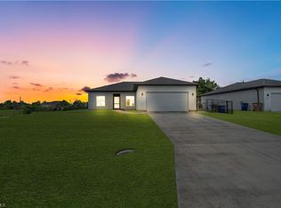 1006 Capetown Ave, Lehigh Acres, FL 33974