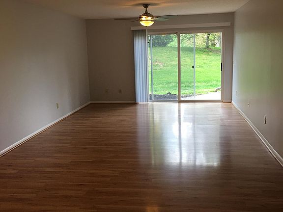 3rd image of 1548 Butler Ct #1548