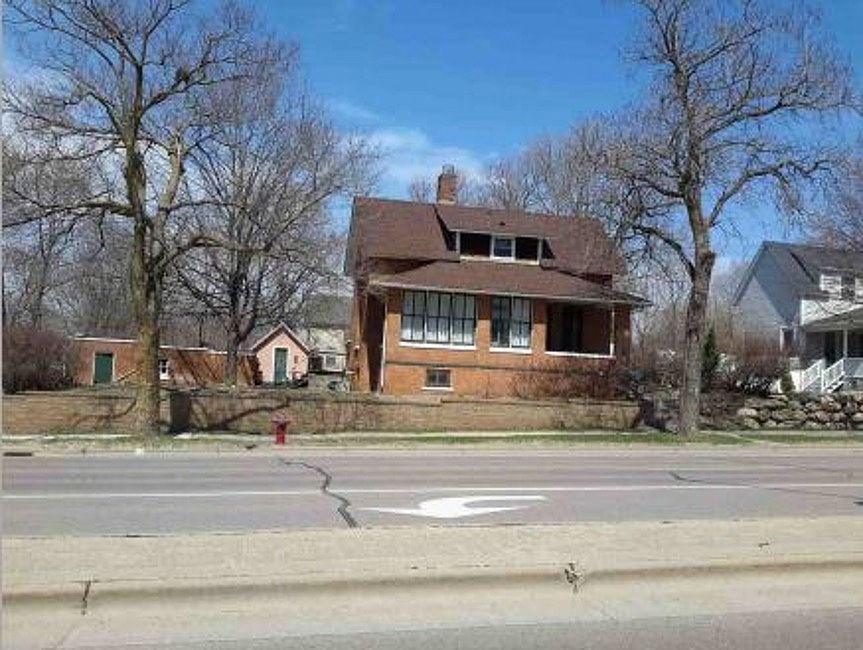 1026 Center St, New Ulm, MN 56073 Zillow