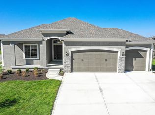 428 SE Ripple Dr, Lees Summit, MO 64063