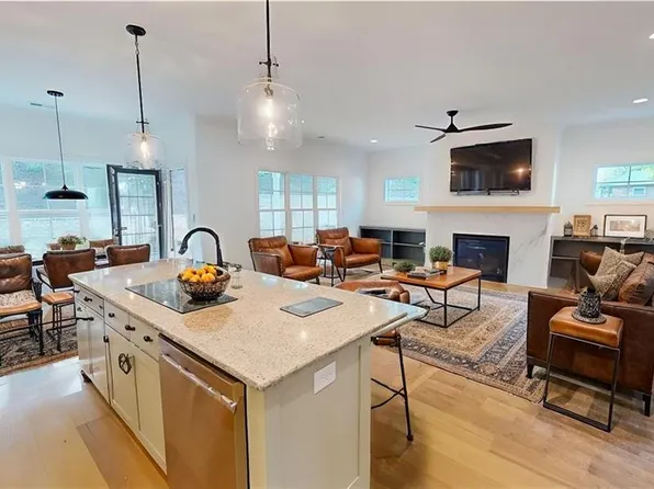 2742 Zuni Ct, Winston Salem, NC 27106