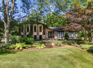 222 Greenwood Dr, Elgin, IL 60120