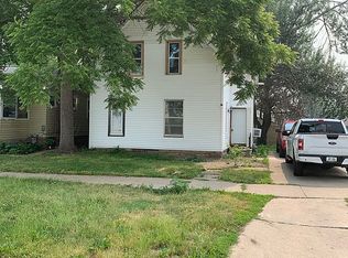 1011 10th St SW, Cedar Rapids, IA 52404