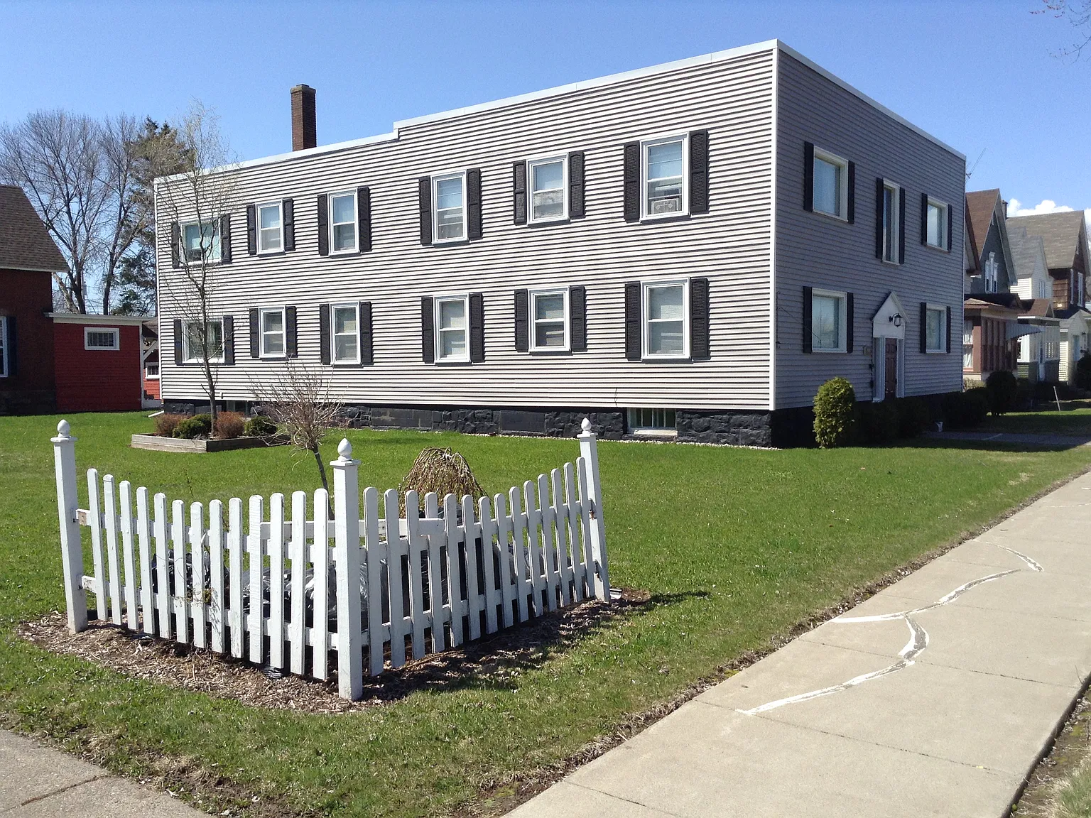 1006 Broadway St — Photo 1