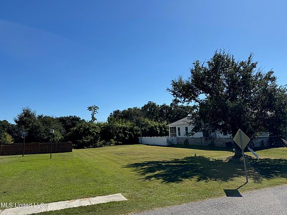 2nd image of 227 S Lang Ave