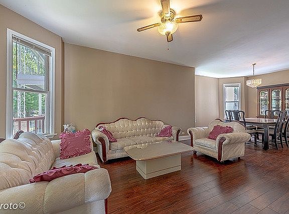 2nd image of 4326 N Avers Ave APT 2
