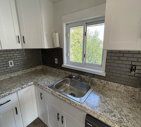 5th image of 33 Southfield Ave APT 2