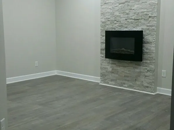 845 Wealthy St SE #1-5, Grand Rapids, MI 49506