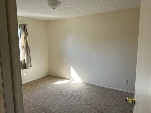 5th image of 210 Taff Cir APT B