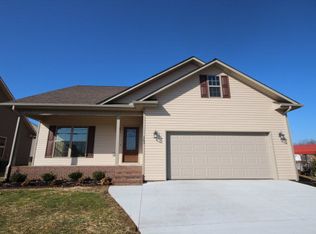363 Dry Valley Rd, Cookeville, TN 38506