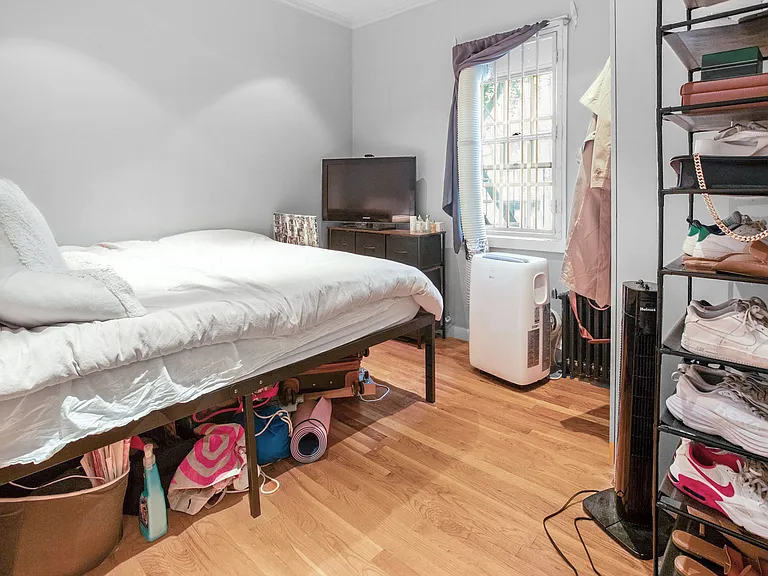 270 W 95th St #2 — Photo 4