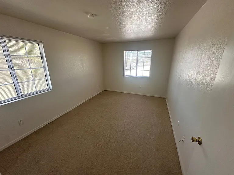 3990 E Carey Ave — Photo 9