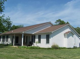 1038 Panda Rd, Diamond, MO 64840